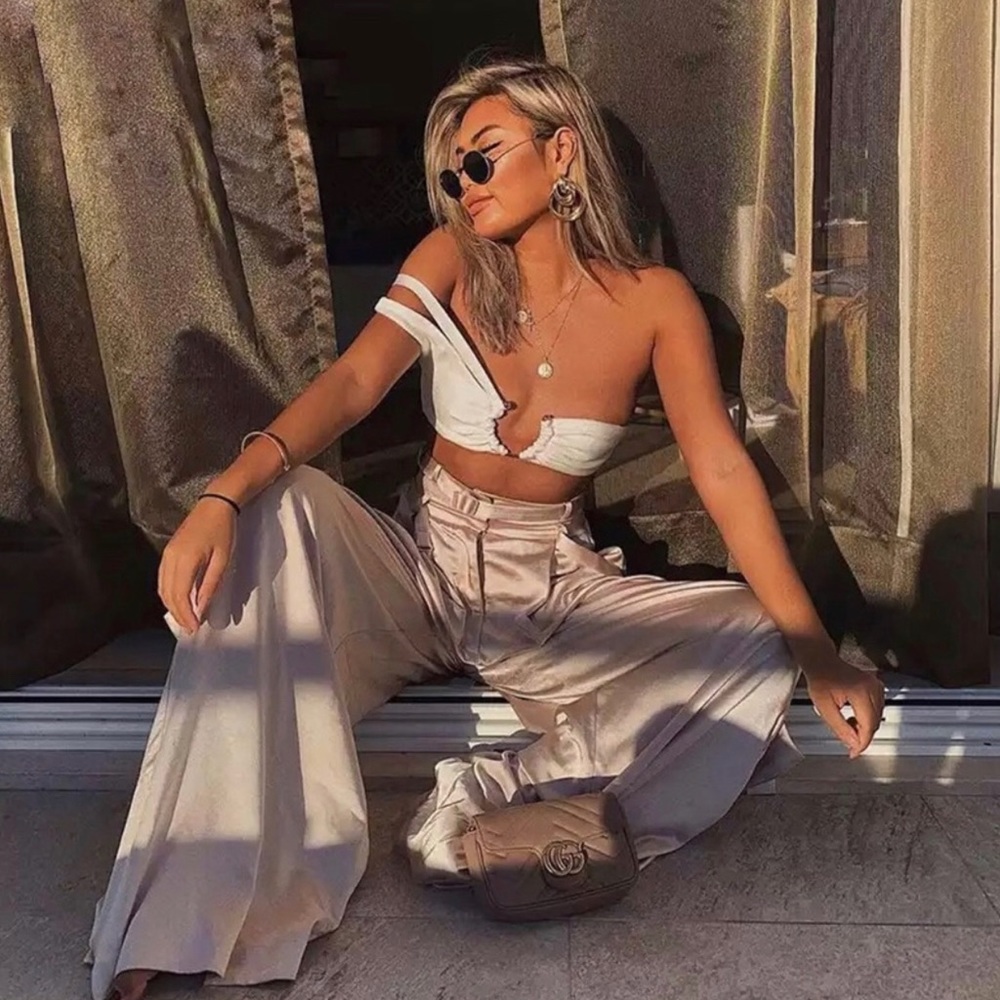 Blogger Fav Strappy Ring Knotted Crop Top M
